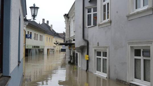 HOCHWASSER IN ÖSTERREICH: NIEDERÖSTERREICH / MARBACH