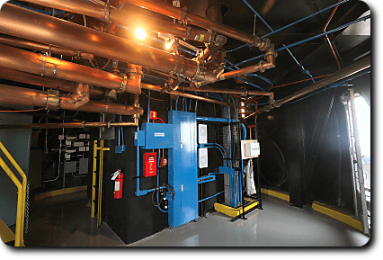 Empire_State_Bldg_103rd_Floor_Interior_02_412_426