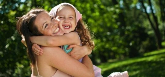 motheranddaughterhappy-850x400