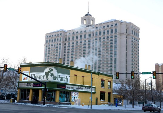 dt.common.streams.StreamServer