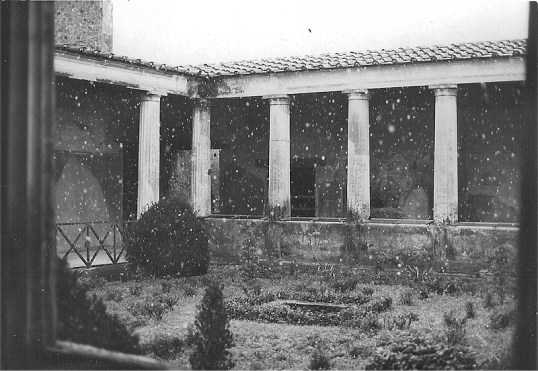 Pompeii - Snow 1