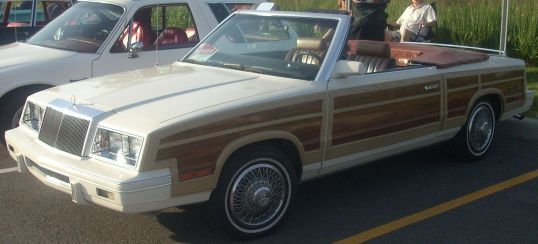 Chrysler_Town_&amp;_Country_Convertible_(Centropolis_Laval_'10)